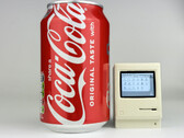 Nick Gillard construit le pico-mac-nano, un Mac Classic de 62 mm de haut alimenté par un WaveShare Pico Zero. (Source de l'image : Nick Gillard)