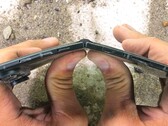 Le Samsung Galaxy Z Fold8 Ultra passe directement du test de résistance au démontage, avec un écran endommagé qui va coûter cher.