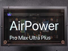 Le bureau de recharge « à monter soi-même » de HTX Studio, inspiré de l’AirPower, présentant son matériel interne et son écran transparent.