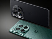 OnePlus livrera probablement son prochain flagship dans ses traditionnelles options de couleur verte et noire, comme le OnePlus 12, en photo. (Source de l'image : OnePlus)