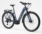 Le vélo Stilus E-Touring de Decathlon a une autonomie de 130 km. (Source de l'image : Decathlon)