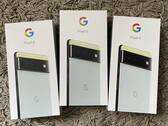 Le Pixel 6 commencera à être expédié au début du mois prochain. (Image source : @andrei_eclynoh)