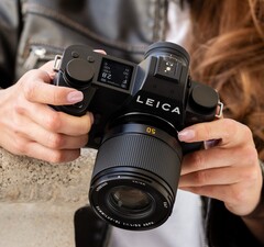 Le Leica SL3-P est présenté comme un véritable appareil photo plein format polyvalent.