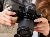 Le Leica SL3-P est présenté comme un véritable appareil photo plein format polyvalent.