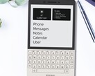 Le Minimal Phone rappelle les smartphones BlackBerry, mais utilise l'encre électronique. (Image : Minimal)