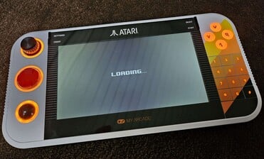 Au démarrage, toutes les commandes s'illuminent grâce à SmartGlow (Source de l'image : Marc Zander, Notebookcheck)