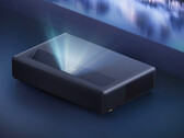 Le Xiaomi Laser Cinema 2 est livré avec une télécommande et des haut-parleurs doubles de 15 W. (Image source : Xiaomi)
