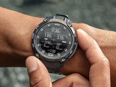 L&#039;Instinct Crossover AMOLED est l&#039;une des smartwatches éligibles à la dernière mise à jour stable de Garmin. (Source de l&#039;image : Garmin)