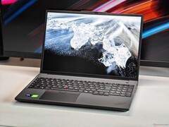 Lenovo ThinkPad P16v Gen 3 (source de l'image : Notebookcheck)