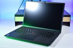 Le Lenovo ThinkPad P14s Gen 6 Intel qui intègre la Nvidia RTX Pro 500 Blackwell Generation (source d'image : Benjamin Herzig)
