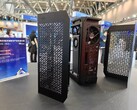 Boîtier Cooler Master i100 Air abritant un GPU Intel ARC Battlemage et la carte mère mini-ITX MCIO de Maxsun
