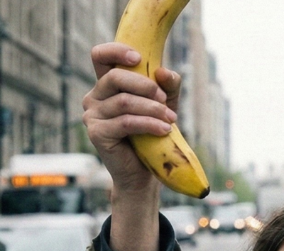 Main anatomiquement douteuse