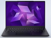 Le Kvadra NAU LP14, un ultrabook d'entreprise léger proposé par la société technologique russe Yadro.