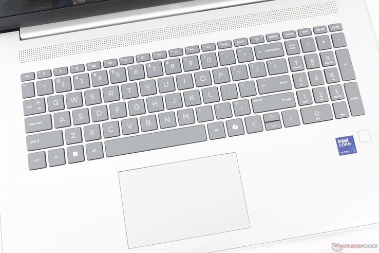 Bien que le pavé tactile soit petit (11 x 7,5 cm), l'adhérence et le retour d'information sont fluides et précis, respectivement