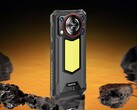 Le smartphone Oukitel WP53 Pro est arrivé avec une pléthore de caractéristiques de durabilité pour les amateurs de camping et d'aventure. (Source de l'image : Oukitel)