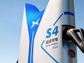 La station de charge compacte S4 de 480 kW est dotée d'une sortie de 600 A (image : XPeng)