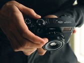 La production du Fujifilm X100 VI va augmenter pour répondre à la forte demande. (Source de l'image : Fujifilm)