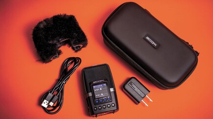 Kit d'accessoires en option avec pare-brise personnalisé (Source de l'image : Zoom)