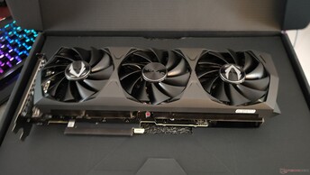 La voilà ! La RTX 3090 Trinity dans toute sa gloire.