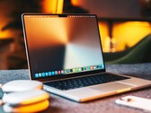 Le MacBook Pro M6 pourrait être doté d'un trou de perforation au lieu d'une encoche (Image source : Jaime Marrero)