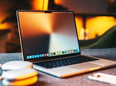 Le MacBook Pro M6 pourrait être doté d'un trou de perforation au lieu d'une encoche (Image source : Jaime Marrero)