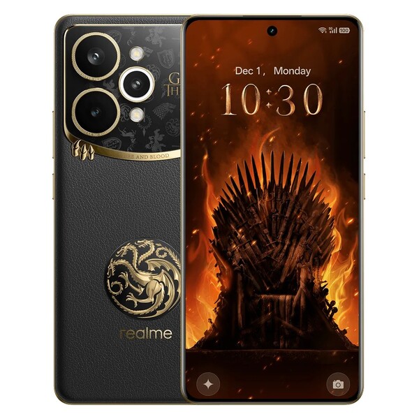 Le Realme 15 Pro Game of Thrones Limited Edition est doté d'un dos en cuir noir et de touches dorées. (Source de l'image : Realme)