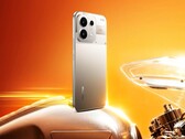 Le Realme P4s se distingue par un design accrocheur, avec un module caméra partiellement transparent.