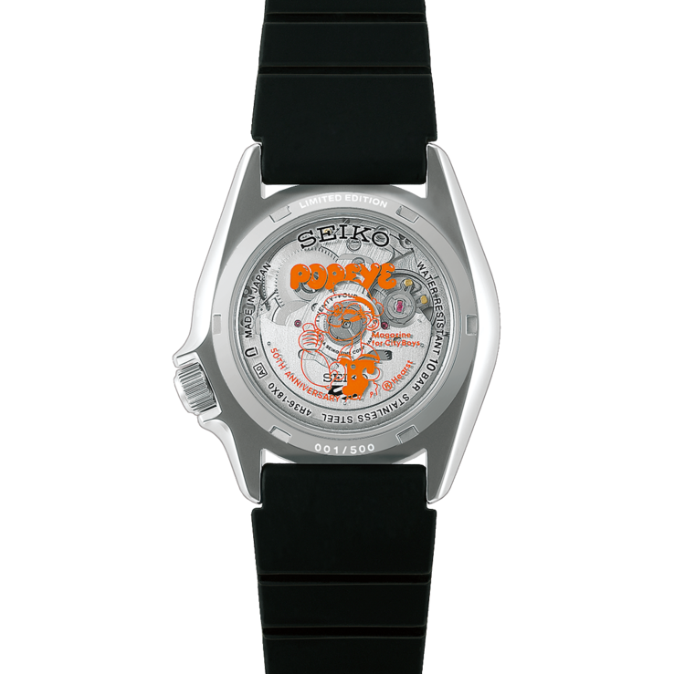 Vue arrière de la Seiko 5 Sports x Popeye HDB013, mettant en valeur son fond de boîtier transparent orné d'un motif commémoratif Popeye et laissant apparaître le mouvement automatique.