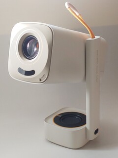 Le projecteur portable Yaber T1 Pro est livré avec une sangle de transport pratique. (Source de l&#039;image : Notebookcheck)
