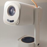 Le projecteur portable Yaber T1 Pro est livré avec une sangle de transport pratique. (Source de l'image : Notebookcheck)