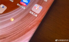 Cela pourrait être l'Axon 40. (Source : Bald Panda via Weibo)