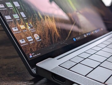 Des options IPS non tactiles et OLED tactiles sont disponibles