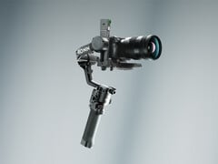 Le DJI RS 5 fait suite au RS 4 Mini de l'année dernière en apportant plusieurs changements et améliorations. (Source de l'image : DJI)