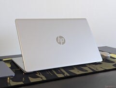 Le HP 17t est désormais l'un des ordinateurs portables les plus abordables dans sa catégorie de taille (Image source : Notebookcheck)