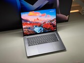 Test du Microsoft Surface Laptop Ultra RTX Spark - La dalle Mini-LED de 2000 nits pose problème
