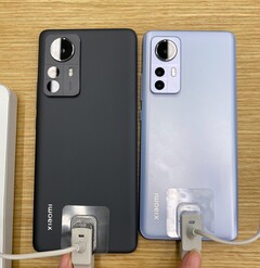 Le Xiaomi 12 Pro et le Xiaomi 12. (Source : Shaorong Technology sur Weibo)