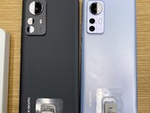 Le Xiaomi 12 Pro et le Xiaomi 12. (Source : Shaorong Technology sur Weibo)