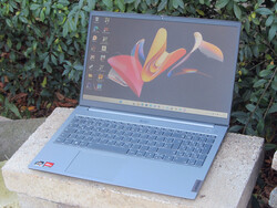 Le Lenovo ThinkBook 15 G3 ACL (21A400B2GE), fourni par :