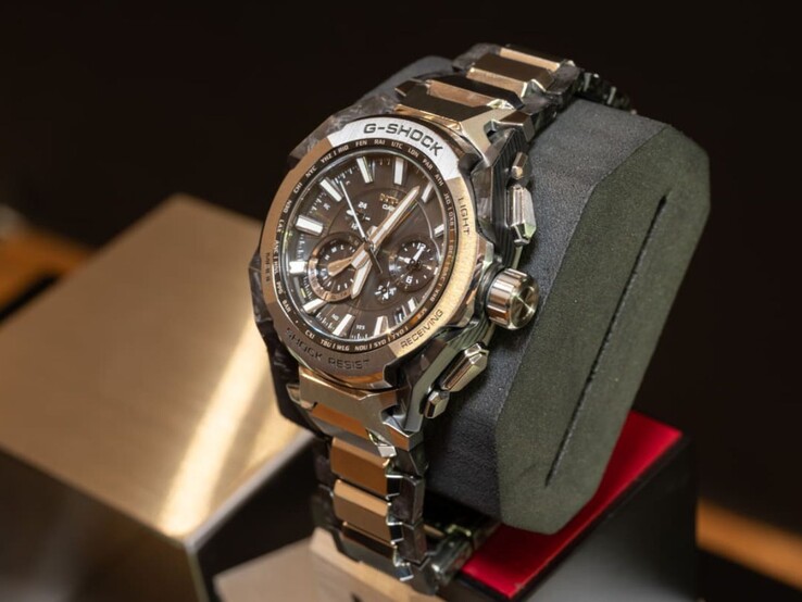 Une photo de la montre Casio G-Shock MTG-B4000D-1A. (Source : Impress Watch)