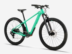 Le vélo électrique Decathlon Rockrider E-EXPL 900 26″ est désormais disponible en Europe. (Source de l&#039;image : Decathlon)
