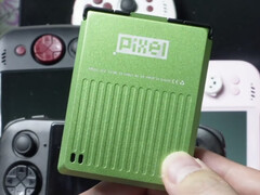 Le GKD Pixel est légèrement plus large que son prédécesseur. (Source de l'image : RetroCN)