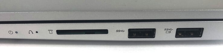 A droite : 2 x USB 3.2 Type-A, 1 x lecteur de cartes 4-en-1 (MMC, SDHC, SDXC, SD)