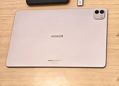 Une nouvelle variante de la tablette Honor MagicPac 3 Pro avec un écran OLED de 12,3 pouces a été annoncée.