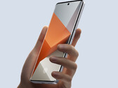 Seul le Redmi Note 13 Pro Plus dispose d'un écran incurvé dans la série Redmi Note 13. (Source de l'image : Xiaomi)