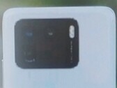 Le Xiaomi Mi 11 Pro devrait être équipé d'un processeur SD 888 et d'un panneau AMOLED 120 Hz. (Source de l'image : Weibo/WHYLAB)