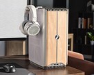 Le Corsair One i500 possède une façade en bois, claire ou foncée. (Image : Corsair)
