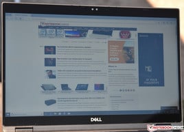 Dell Latitude 7390 2-en-1 - Au soleil.