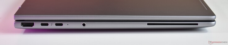 à gauche : HDMI, 2 ports Thunderbolt 4, prise audio 3,5 mm, lecteur de carte à puce