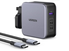 Le chargeur Nexode 140W PD3.1 d&#039;UGreen est compact, environ 22% plus petit que son équivalent Apple. (Image source : UGreen)