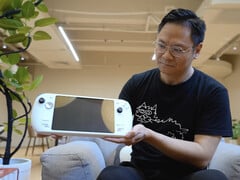 L'Ayaneo Next II sera l'un des plus gros ordinateurs de poche dédiés aux jeux vidéo lors de son lancement. (Source de l'image : Ayaneo)